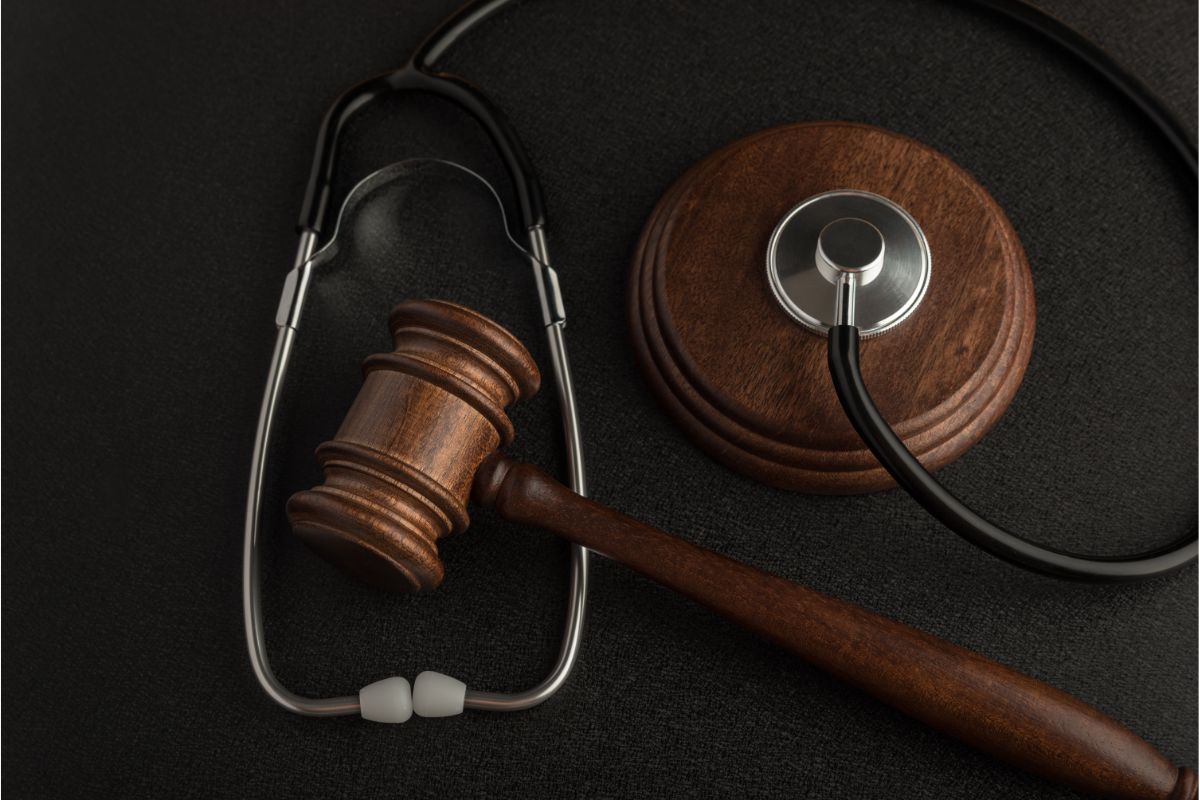 stethoscope and gavel symbolizing personal injury law